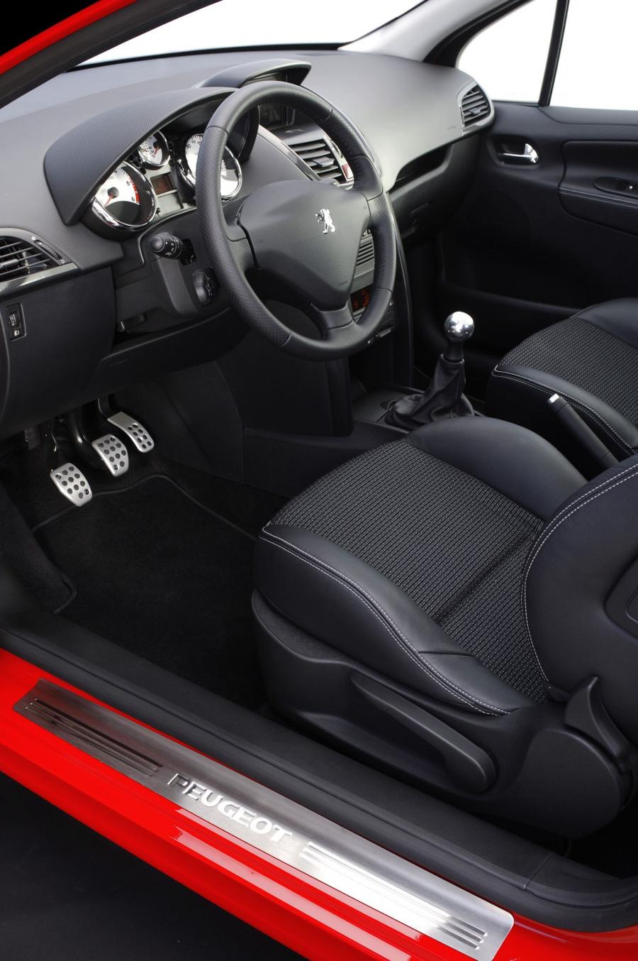  Peugeot 207 2006 года  (фото 164 из 180)